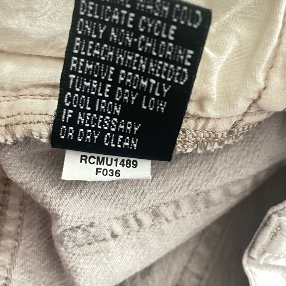 Company Ellen Tracy Beige Straight-Leg
Stretch Cotton Pants Sz 6 - Picture 5 of 5